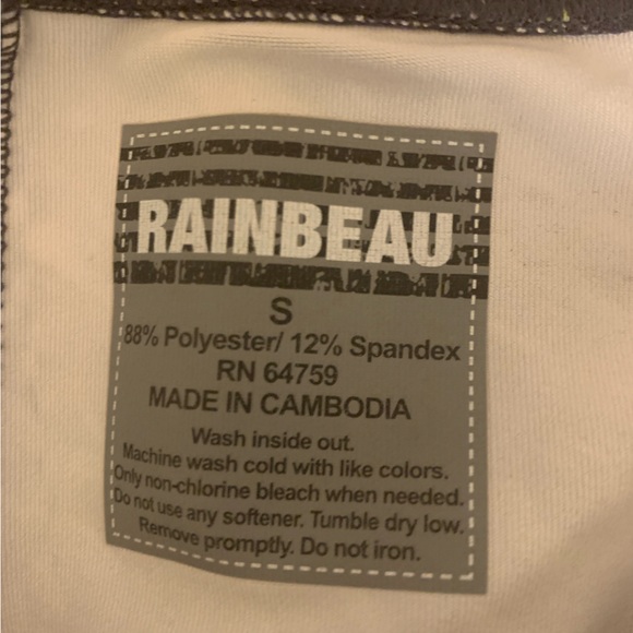 Multi colored fitted athletic capris - Picture 4 of 4